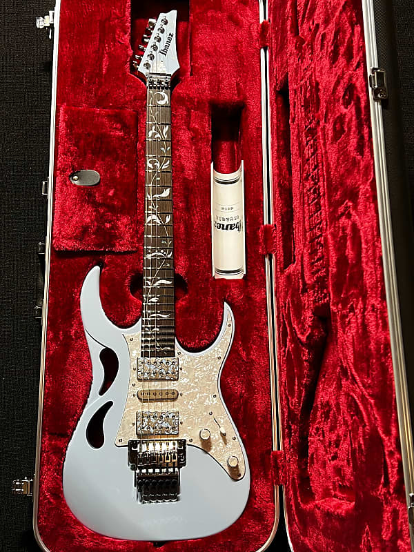 Ibanez PIA3761C-BLP Steve Vai Signature « Guitare électrique