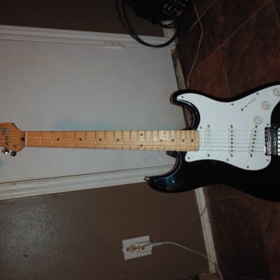 1992 Fender Stratocaster Mik Squier Series image 3