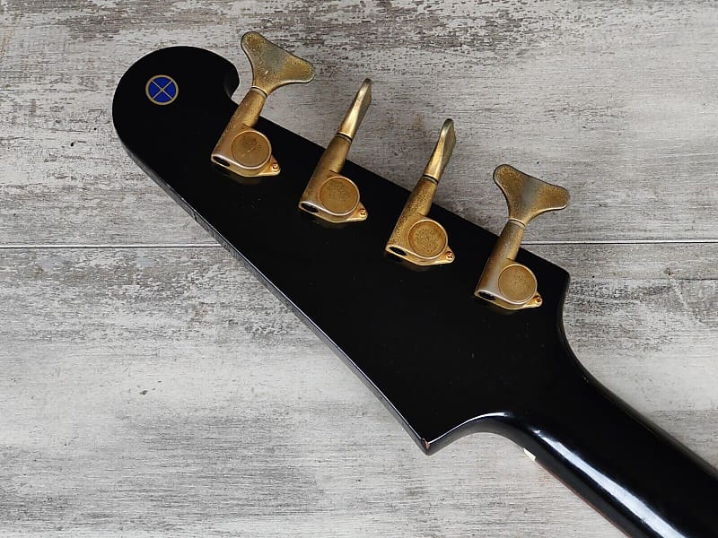 ミニ　サンダーバード　samick Spotted Samick Mini Thunderbird bass. Cool little travel