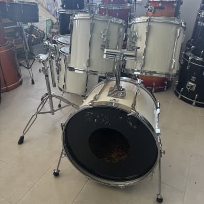 Tama Rockstar 22,12,13,14,16 drumkit (japan!) - White wrap image 2