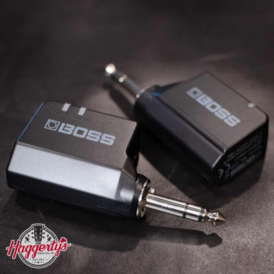 Boss WL-20 Wireless Guitar/Bass System - Transmitter and