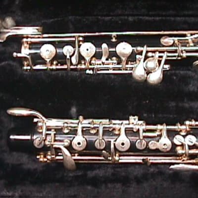 A Selmer Signet  Oboe in it's Original Case & Ready to Play   1 OB image 3