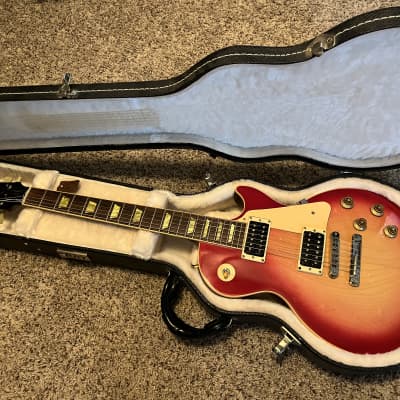 2006 Gibson Les Paul Classic 1960 Reissue with original hard shell case - Heritage Cherry Sunburst image 1