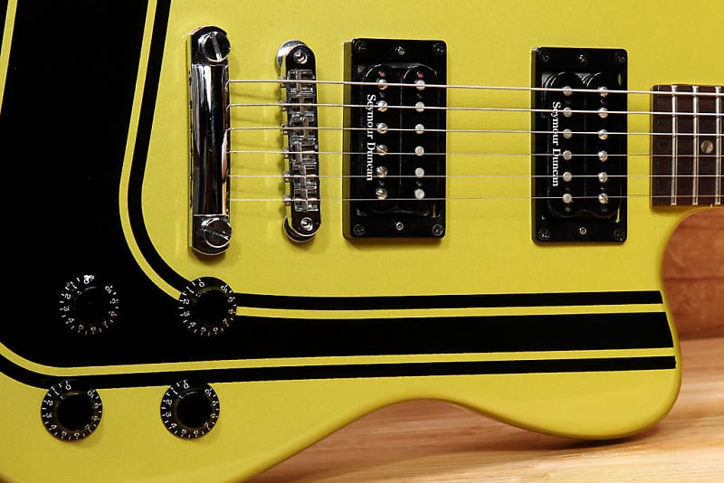 ギター Fender Toronado GT HH 5.1-bodyvert-fender-toronado-