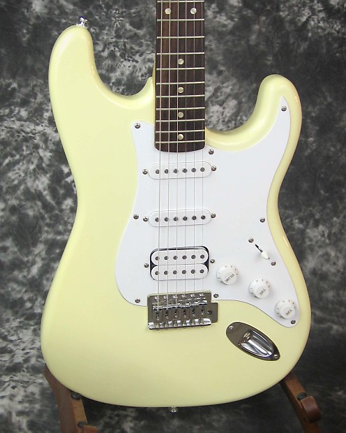Exc. used Fender Squier Bullet Stratocaster HSS Vintage Exc. used Fender Squier Bullet Stratocaster HSS Vintage