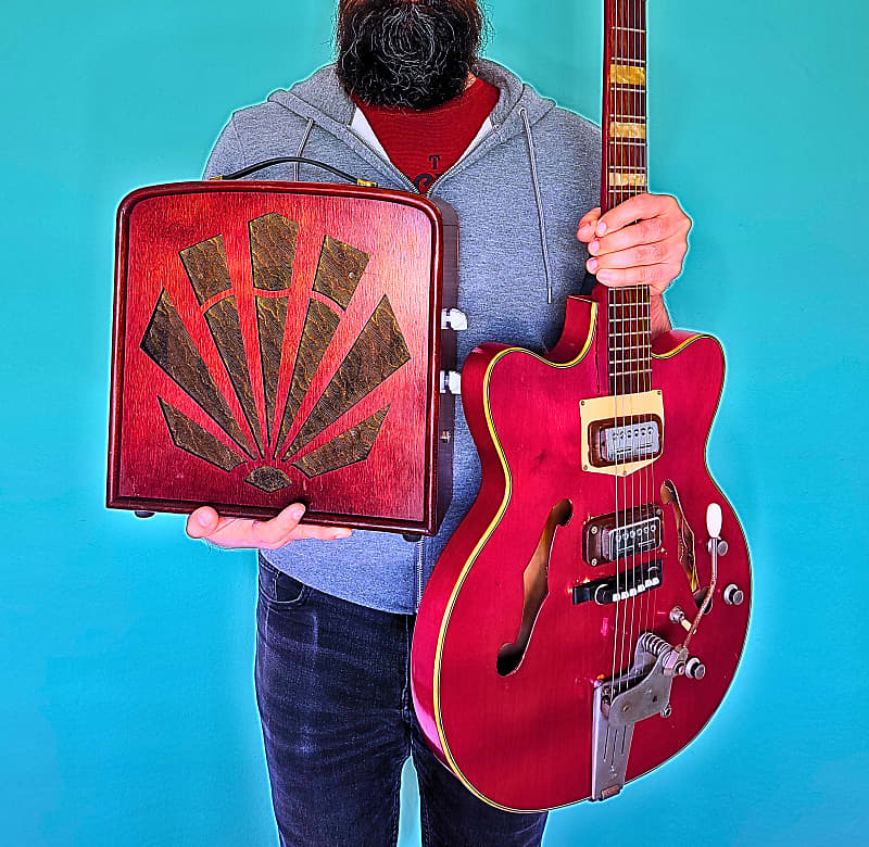 "SHOWMASTER T" Portable guitar amp with built in tremolo by Reverb