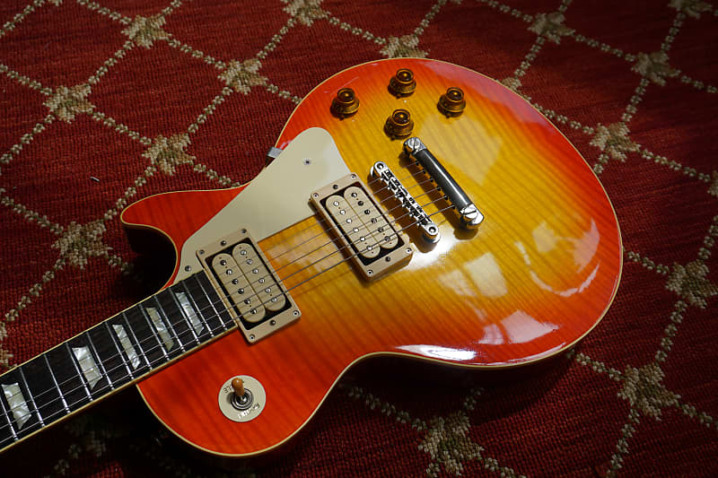 ギター Tokai Les Paul LS-100F / Cherry SB Tokai LS-100F Honey Burst Electric Guitar - Musamaailma