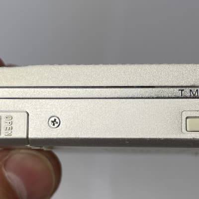 Sony Portable Minidisc Player MZ-R90 With Original Box image 8