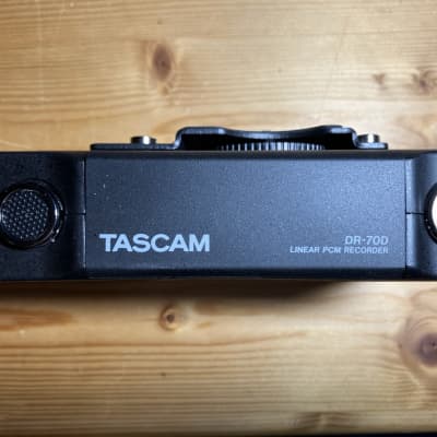 TASCAM DR-70D 4-Channel Audio Recorder for DSLR Cameras 2014 - Present - Black image 2