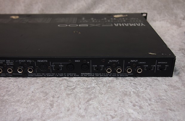 Yamaha FX-900 FX900 multi effect processor with FC900 foot controller