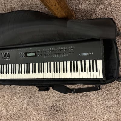 Alesis QS8.1  64 Voice Expandable Synthesizer  Late - 90's - Black