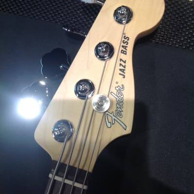 Fender American Performer Jazz Bass®, Rosewood Fingerboard, 3-Color Sunburst-US19013923 image 4