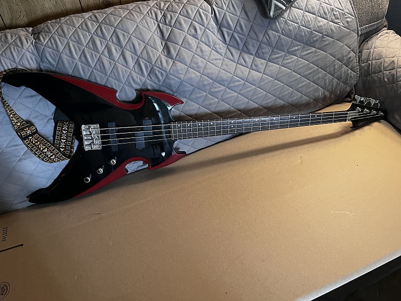 Silvertone Paul Stanley Apocalypse Kiss Bass Guitar | Reverb