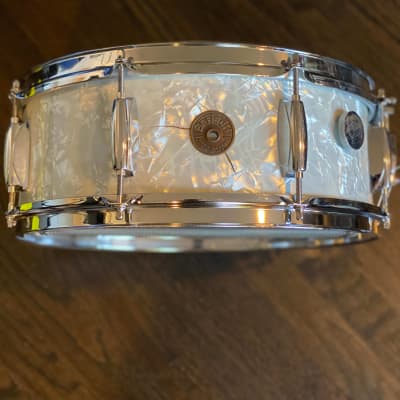 Gretsch 4103 Renown 14x5.5" 8-Lug Snare Drum with Round Badge 1958 - 1971 - White Pearl image 1