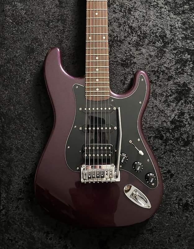 『美品』SQUIER BY FENDER　 Stratocaster Squier by Fender Stratocaster Metallic Blue – Chicago Music