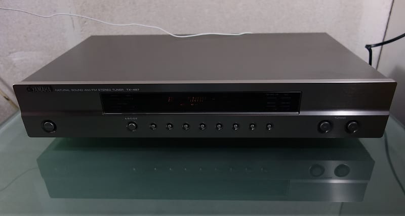 Superbe YAMAHA - TX-497 - AM/FM Stereo Tuner Natural Sound