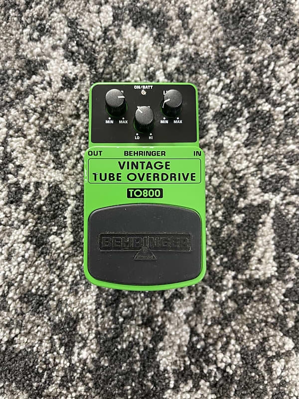 Behringer TO800