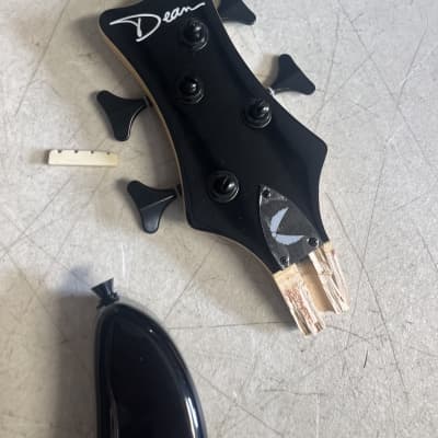 Dean Edge 09 Left-Handed Electric Bass Guitar, u fix it, broken headstock - black image 3