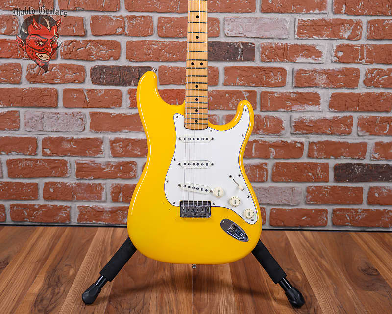 Fender International Series Stratocaster (1979 - 1982) | Reverb