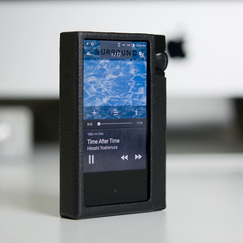 Astell & Kern AK70 Digital Audio Player in Very Good Condition