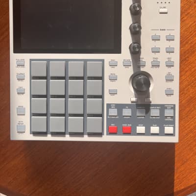 Akai MPC One Standalone MIDI Sequencer Retro Edition