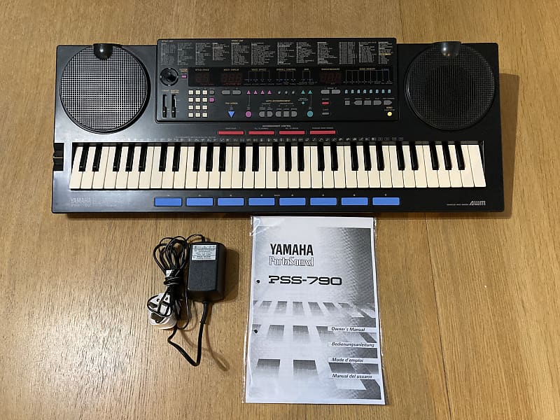 Yamaha PSS 790 Vector and PCM Synthesizer Mini Keyboard w