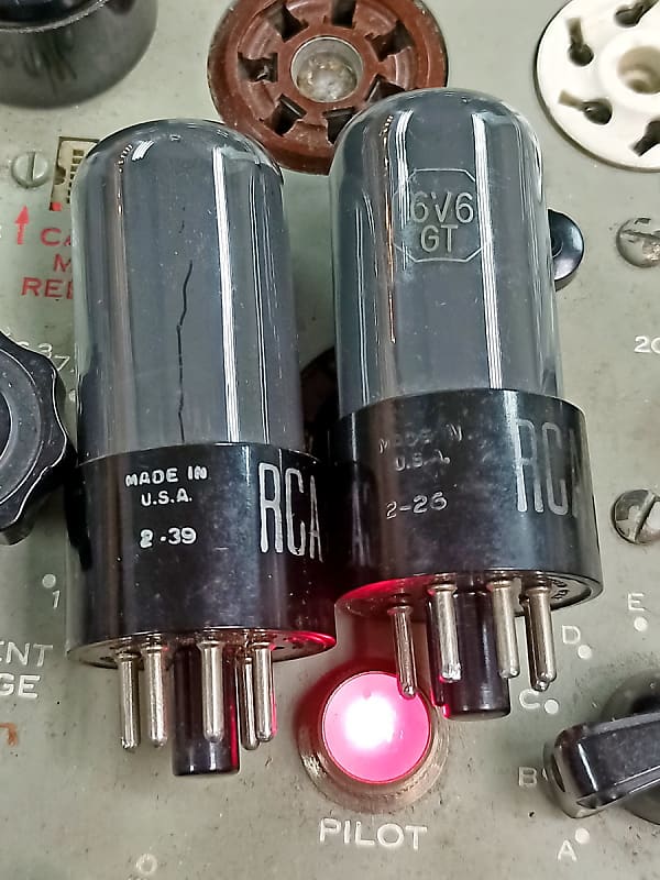 2 X 1952 RCA SMOKED GLASS 6V6GT AUDIO AMPLIFIER TUBE