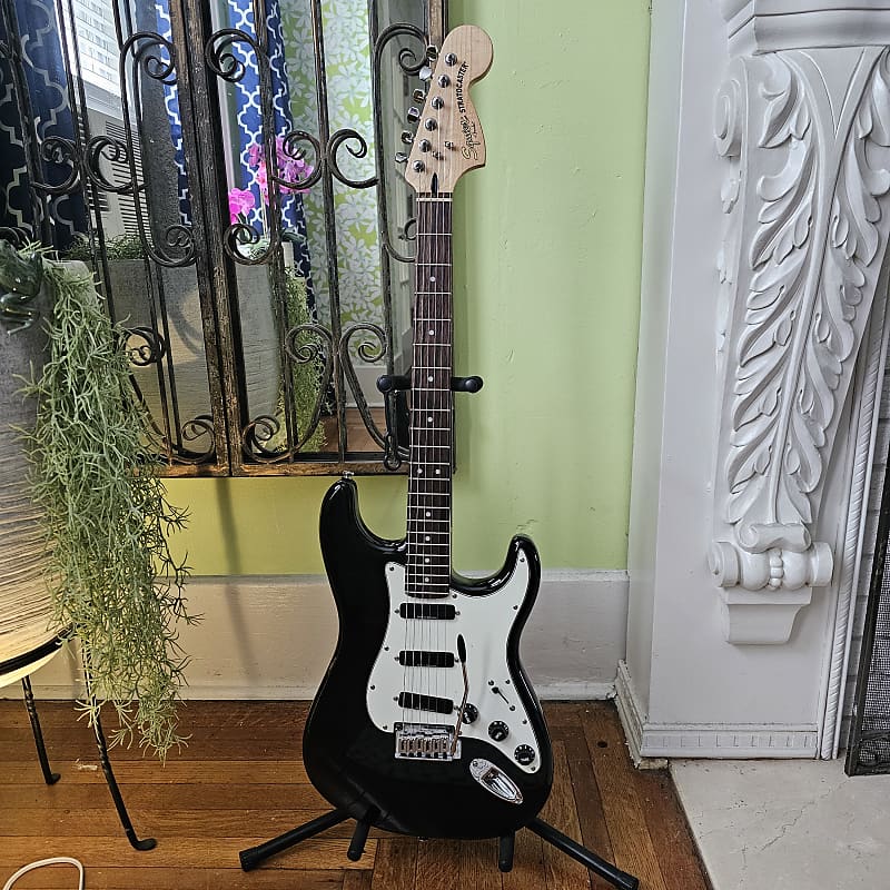Squier Deluxe Hot Rails Stratocaster | Reverb