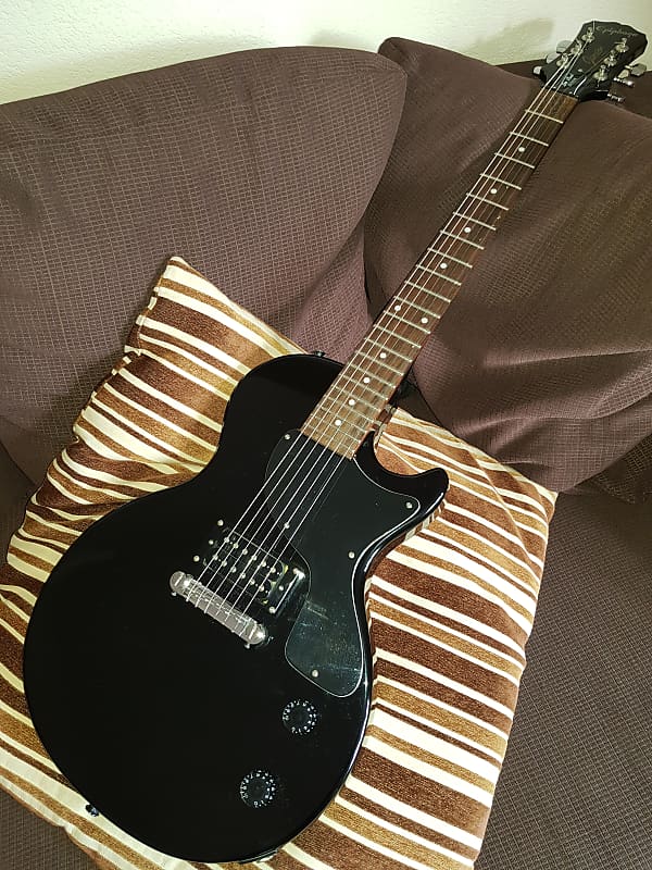 Epiphone Junior Model ブラック Epiphone Les Paul Junior Electric Guitar - Evolution Music