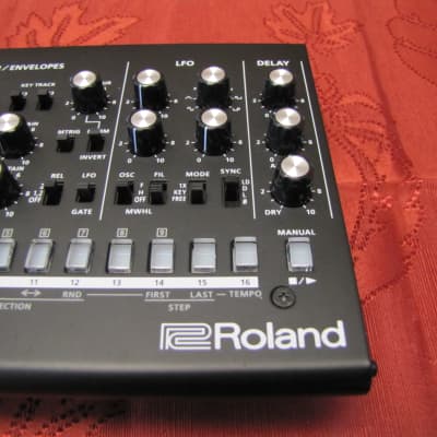 Roland SE-02 Boutique Series Analog Synthesizer Module | Reverb