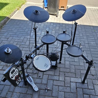 Roland TD-11K V-Drum Kit with Mesh Snare Pad 2010s - Black