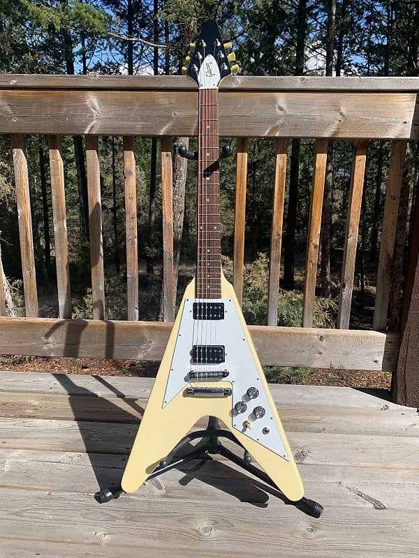 ギブソン　フライングV　９３年製 Gibson 67'Flying V 1993年製買取ました デジマートにて