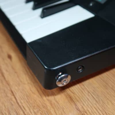Yamaha KX5 Keytar Midi Controller image 8