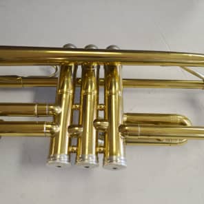 Holton T602 Brass Trumpet with Carry Case image 10