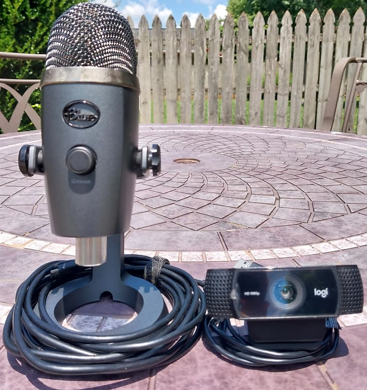 Blue Microphones Yeti Usb Microphone With Logitech C922 Pro Reverb 4407