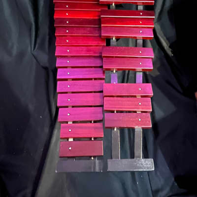 Stagg Red Wood Xylophone 37 Note Set with Clevelander Mallets, stand and Stagg Case. image 3