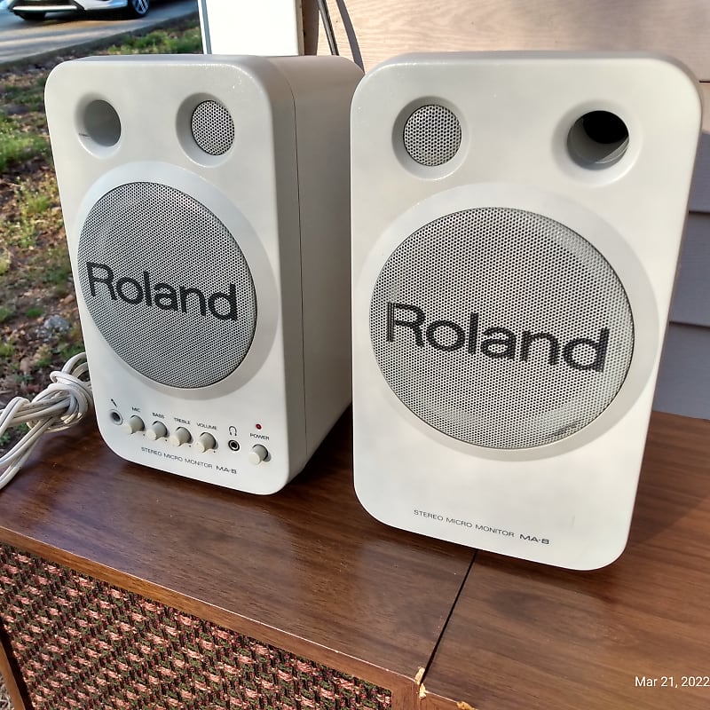Roland MA-8 Monitor Speakers / WHT | Reverb Canada