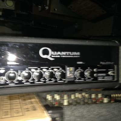 ベース Hughes&Kettner Quantum QT600 Bass Amp