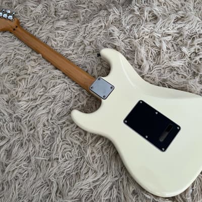 Vintage 1985 Fender Squier Stratocaster White MIJ Japan
