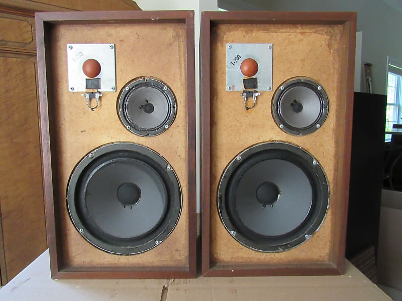 Fisher XP6 speakers in very good condition