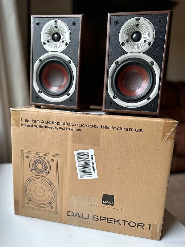 DALI Spektor 1 Hi-Fi Bookshelf Speakers - Walnut | Reverb