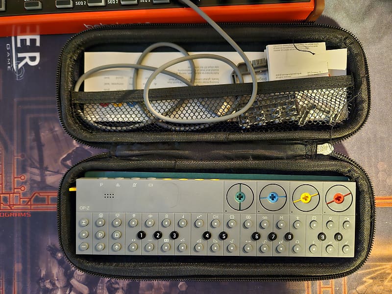 【新品同様】 teenage engineering OP-Z Teenage Engineering OP-Z