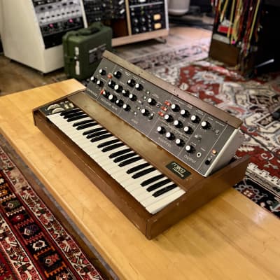 VINTAGE Moog MiniMoog Model D 1979 - Walnut original analog synthesizer USA synth image 2