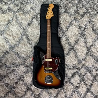 Fender Vintera '60s Jaguar, Pau Ferro Fingerboard, 3-Color Sunburst image 12