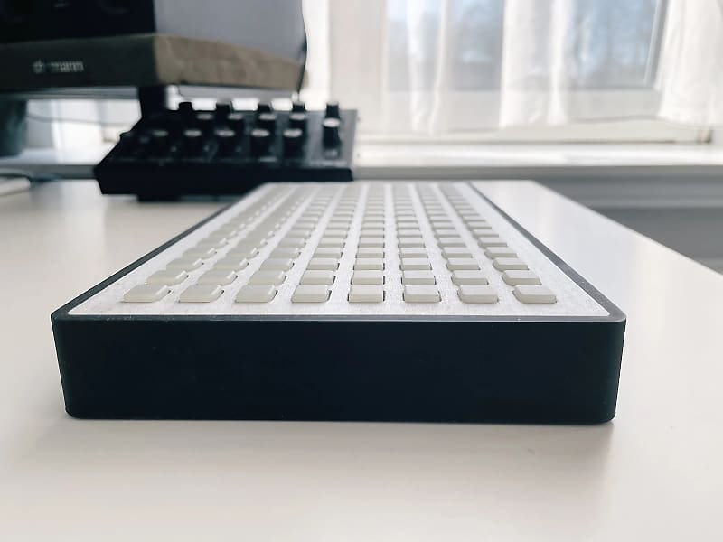 Monome Monome 128 Greyscale - Mint White LEDs 2012 silver