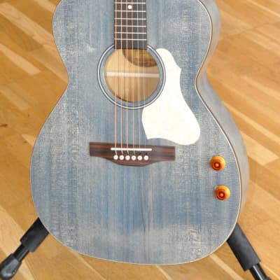 ART & LUTHERIE Legacy Denim Blue Q Discrete / Made In Canada / Acoustic-Electric Concert Size Guitar image 2