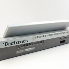 Technics KN7000 Professional Arranger Keyboard w/ Gig Bag image 9