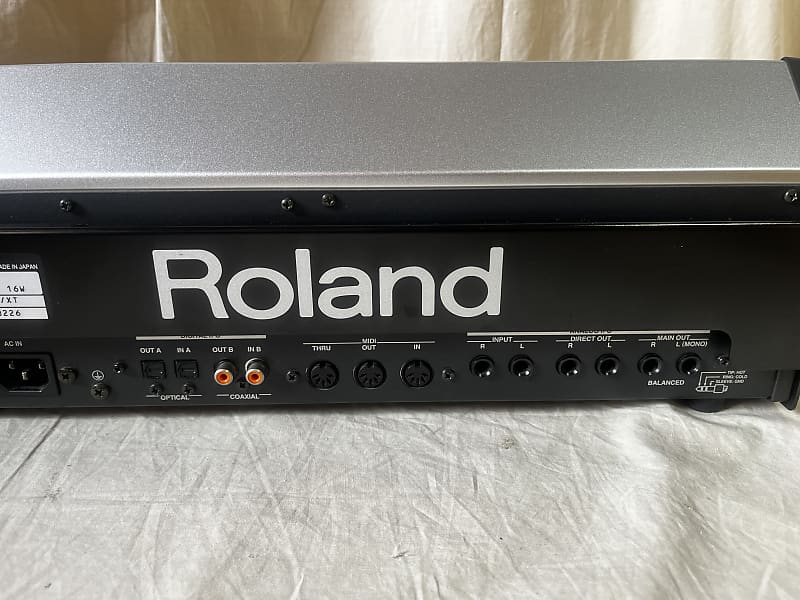 Roland V-Synth XT Rackmount Digital Synthesizer