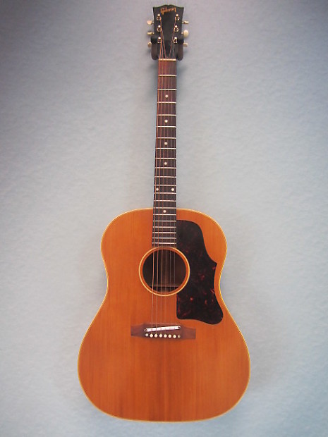 Gibson J 50 image 1