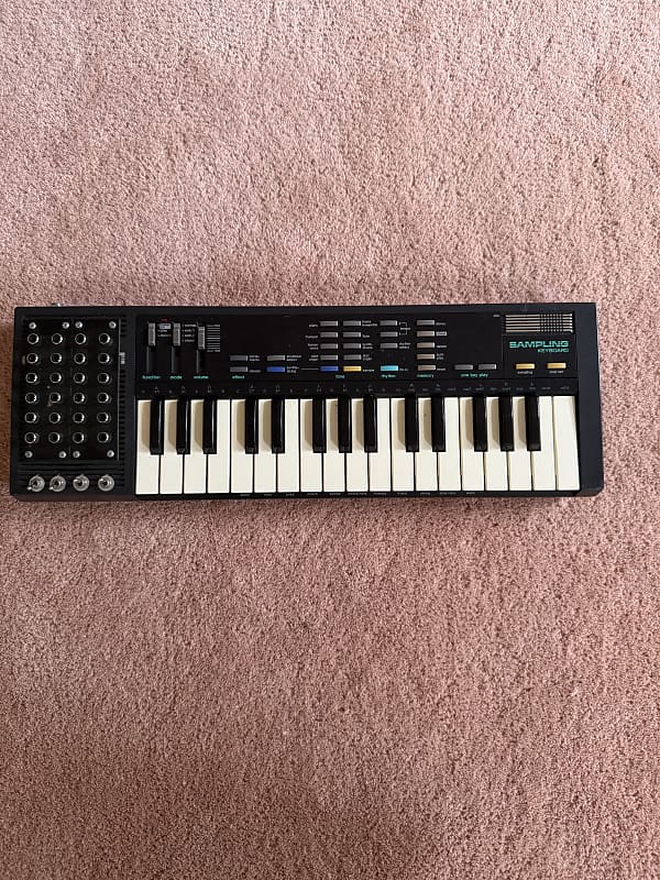 CASIO SK-1　 サンプリング　キーボード 8bitサンプリングキーボードの名機CASIO SK-1を再現。Sample